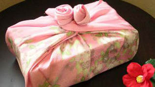 Furoshiki (風呂敷) and Wrapping Culture in Japan | NIC-Japanese